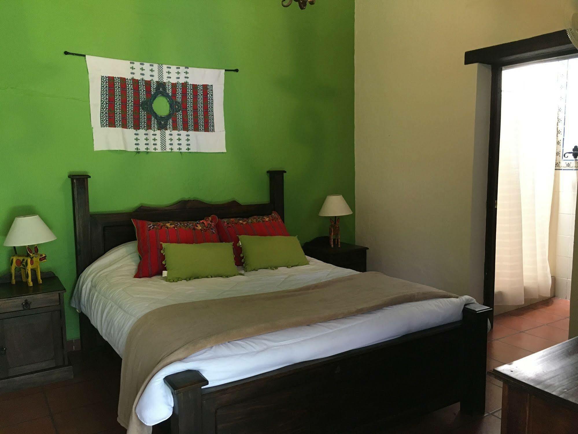Casa Naranjo Bed & Breakfast Antigua Exterior photo