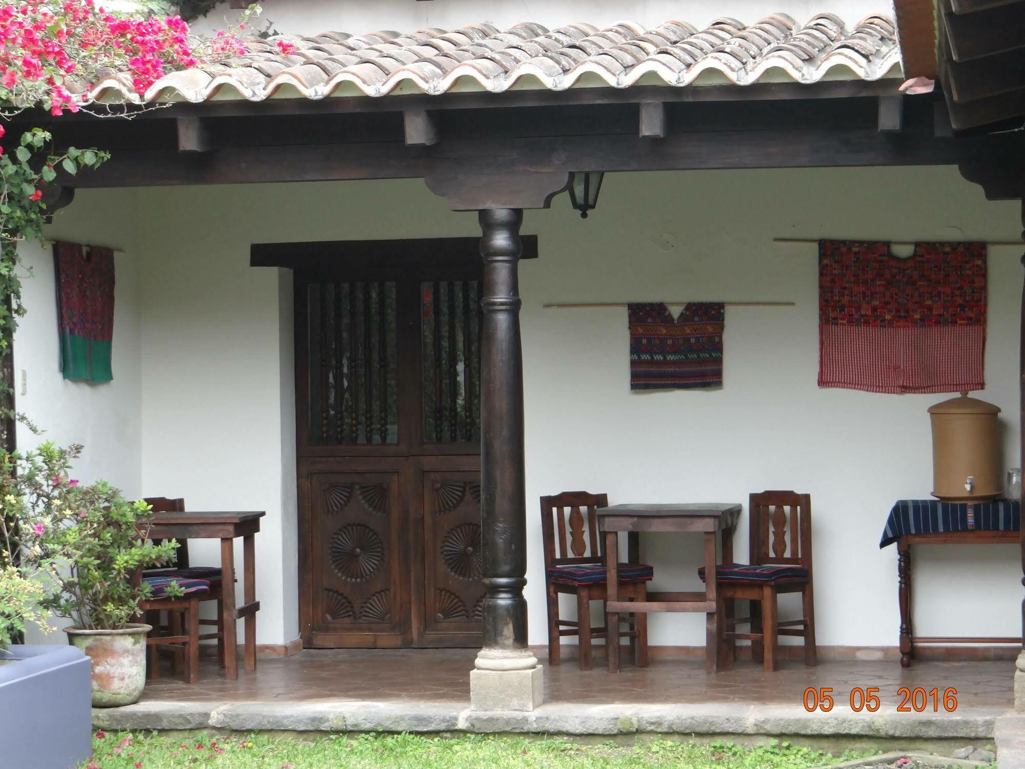 Casa Naranjo Bed & Breakfast Antigua Exterior photo